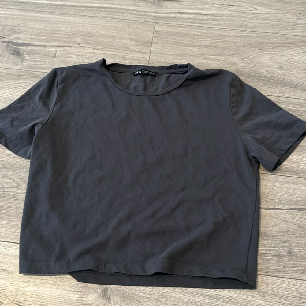 Grey tshirt
